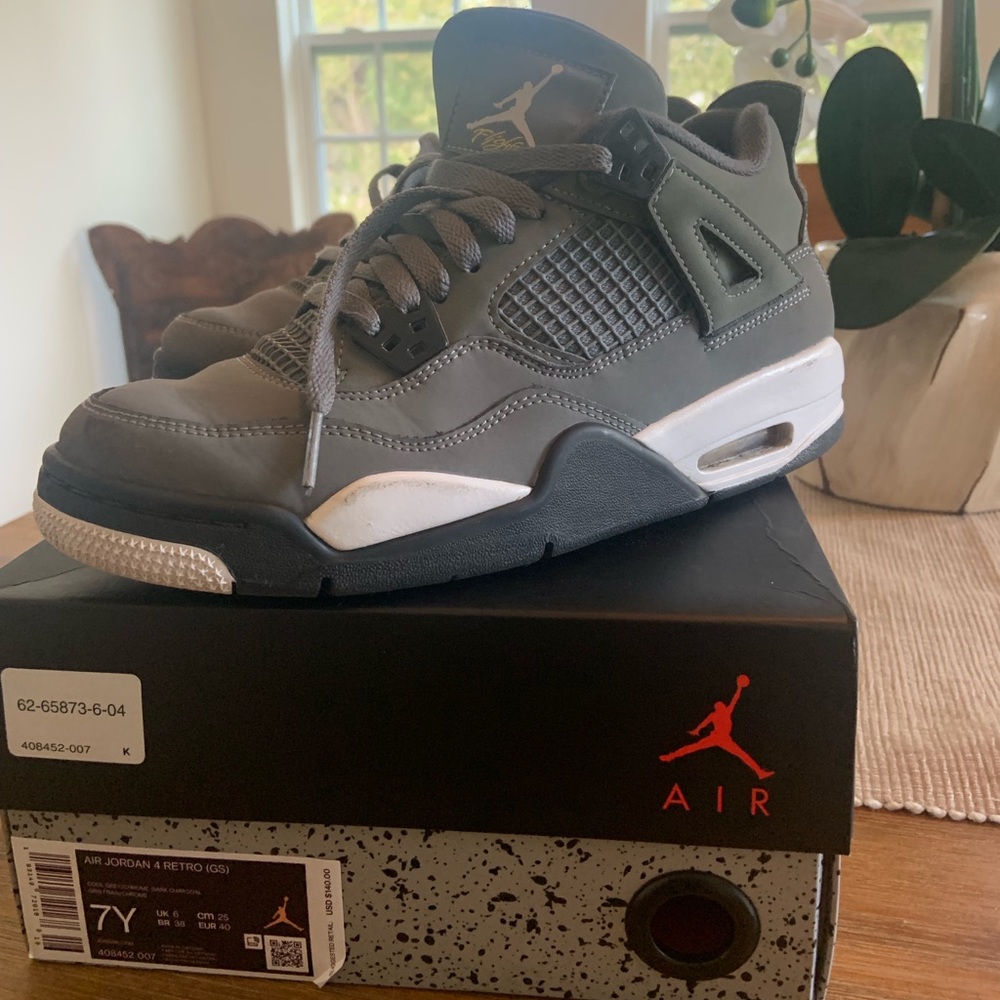 Cool Grey Jordan 4
